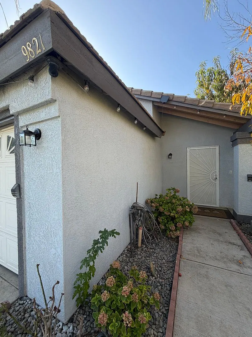 3-Bedroom Home with Pool in Tevis Ranch! — Photo 2