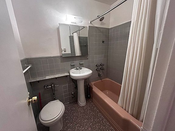 3rd image of 340 E 83rd St APT 3C