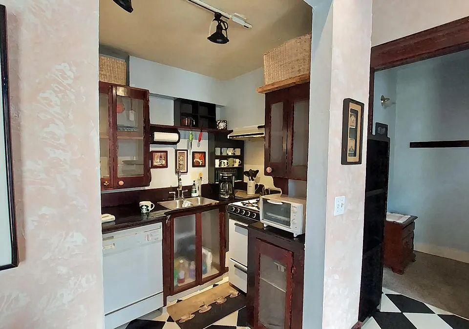 Refrigerator, D/W, gas stove, toaster, coffee maker, microwave