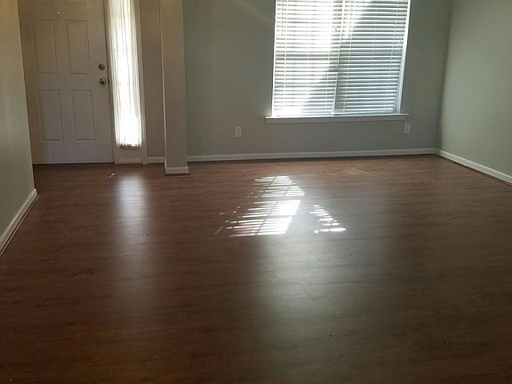 4th image of 35 N Orchard Farms Ave