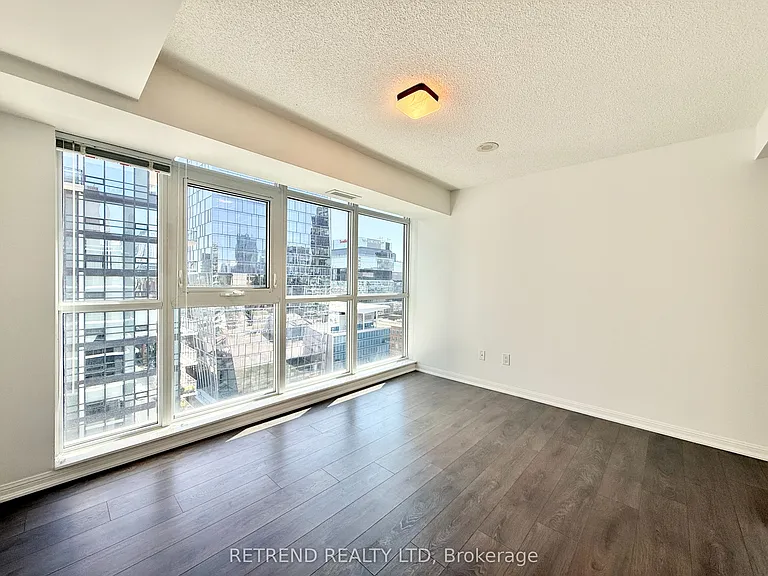 400 Adelaide St E #2204 — Photo 27