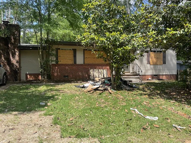 1032 Stuart St — Photo 1