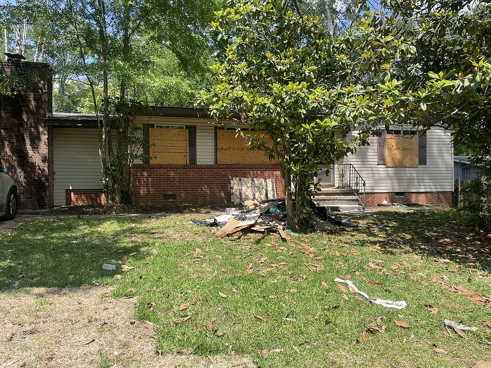 1st image of 1032 Stuart St