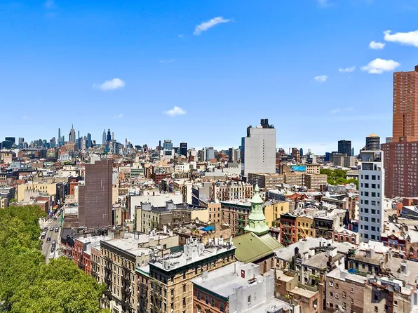 170 Park Row APT 18B, New York, NY 10007
