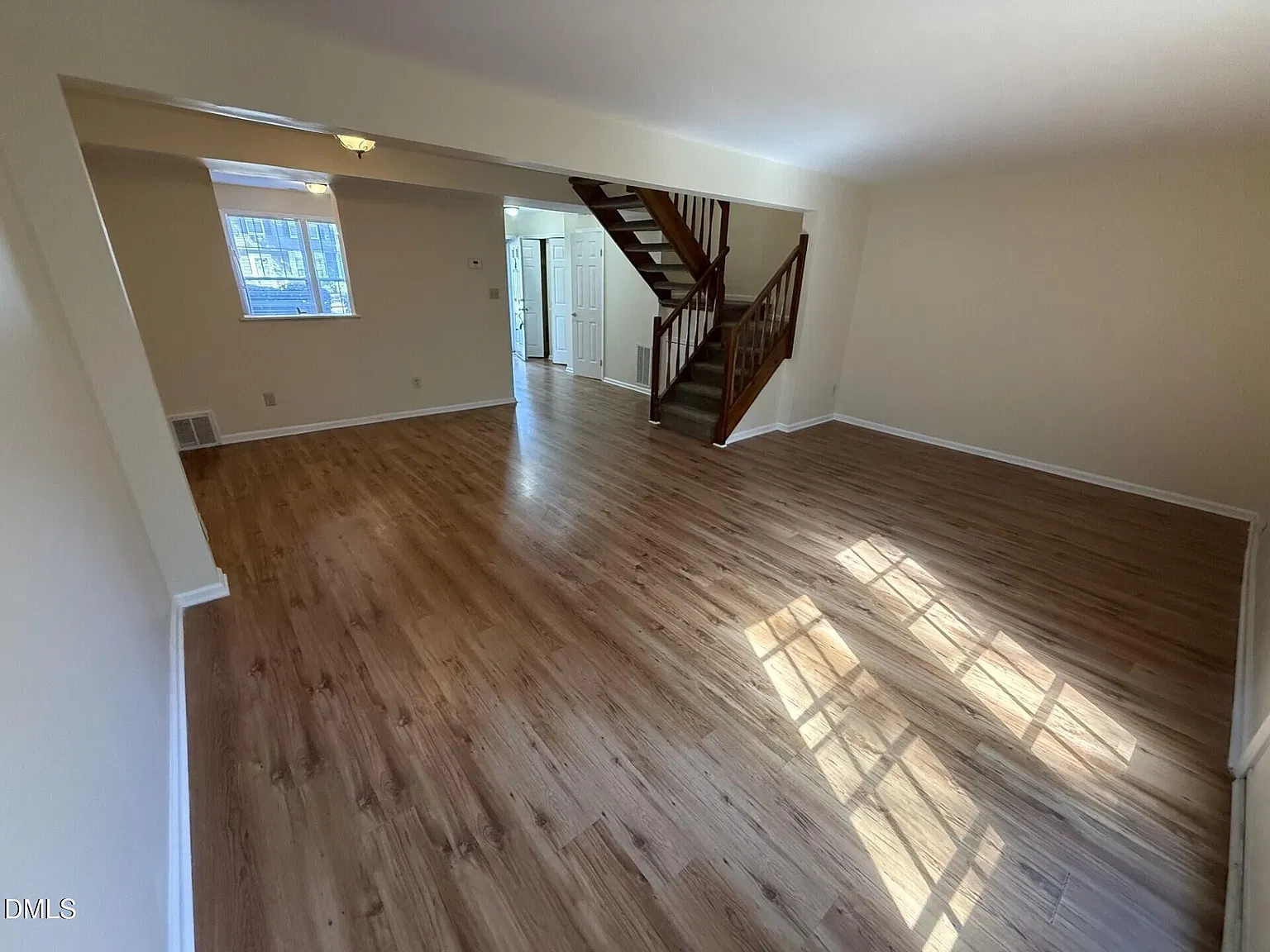 3 bed, 2.5 bath, 1366 sqft, $1,495 — Photo 4