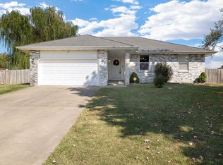 820 S Mahn Ave, Springfield, MO 65802