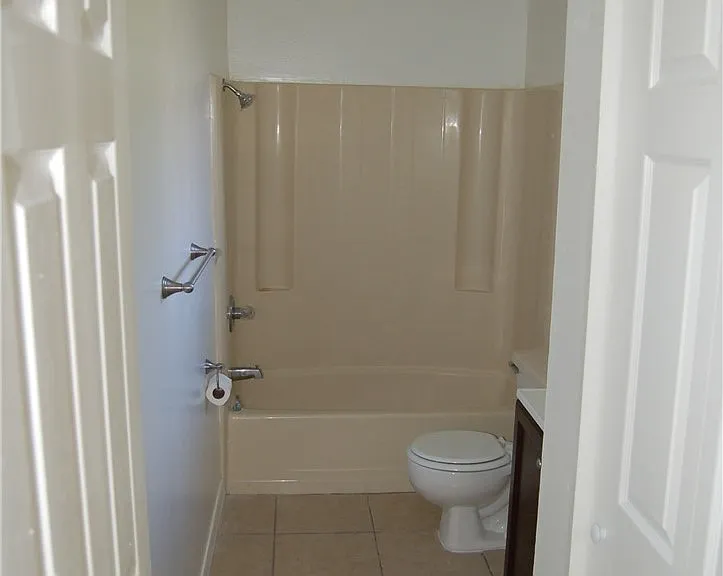 4927 Manatee Dr — Photo 8