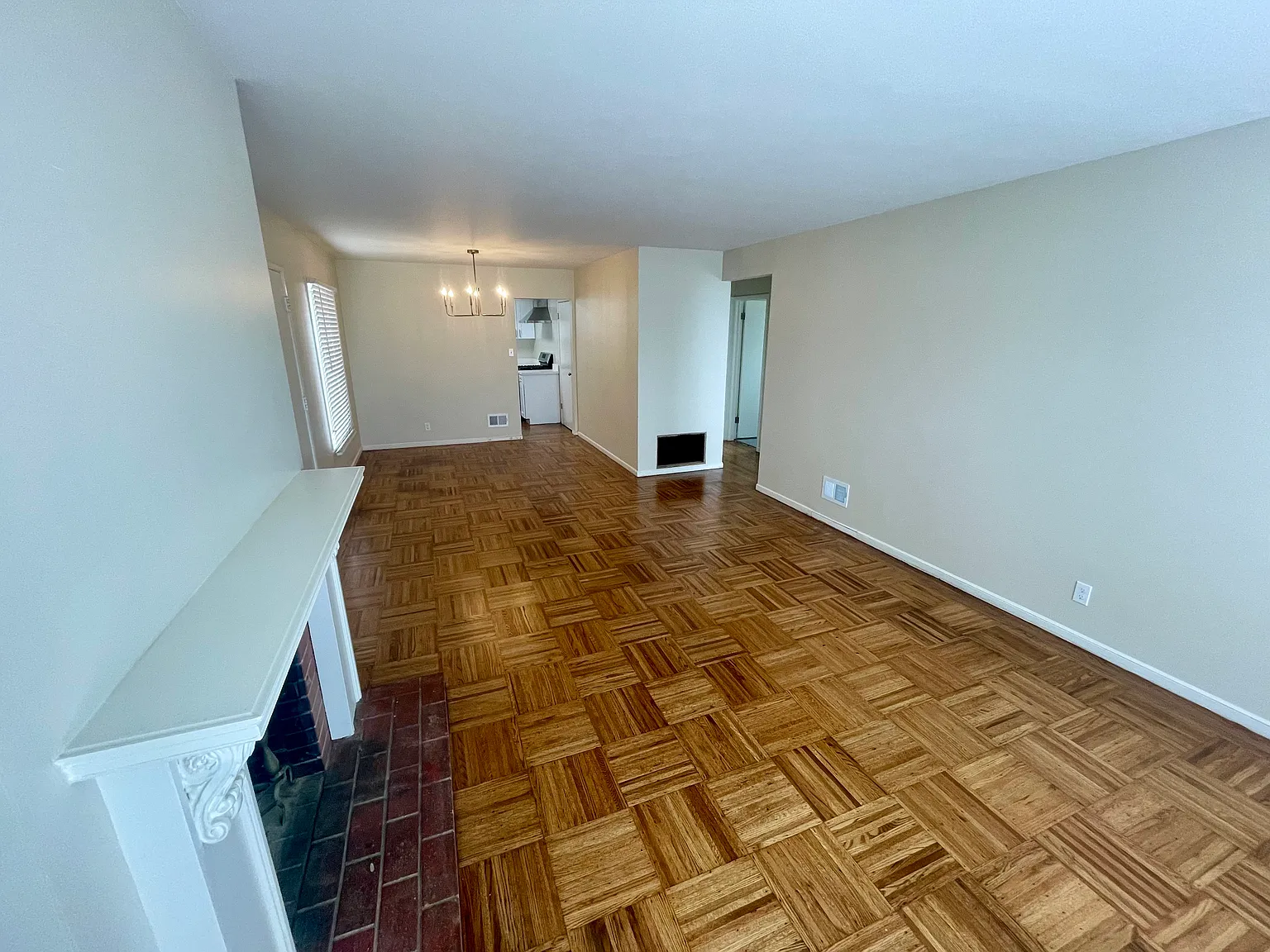 2 bed, 940 sqft, $4,500 — Photo 3