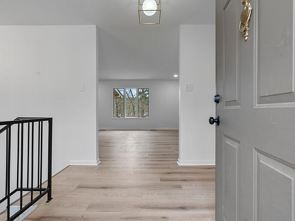 3rd image of 12 Alava Ln