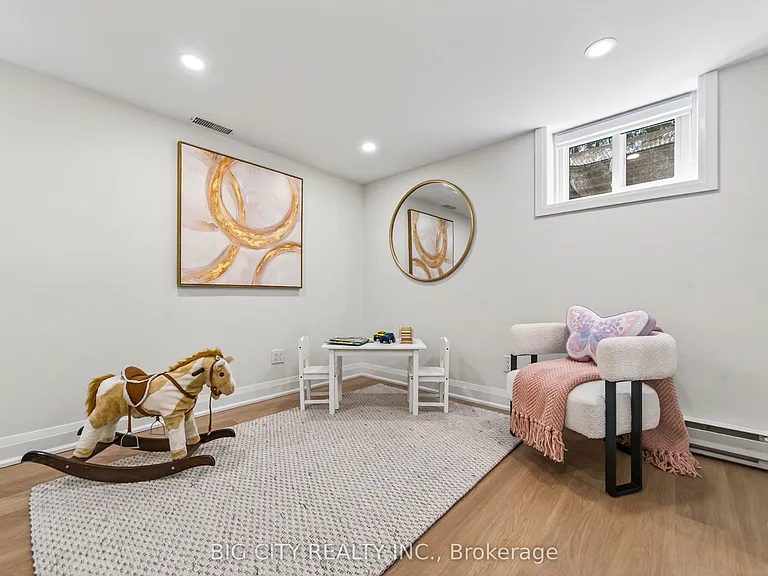 26 Carondale Cres — Photo 38