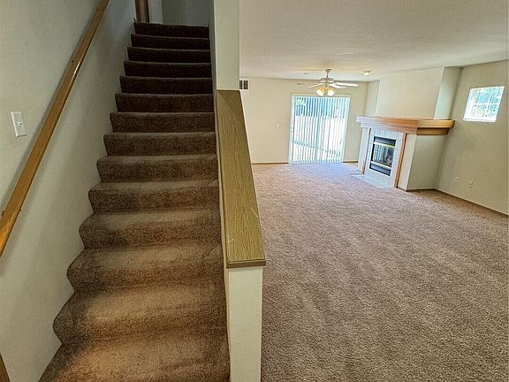 4th image of 1800 Hoffman Hill Boulevard