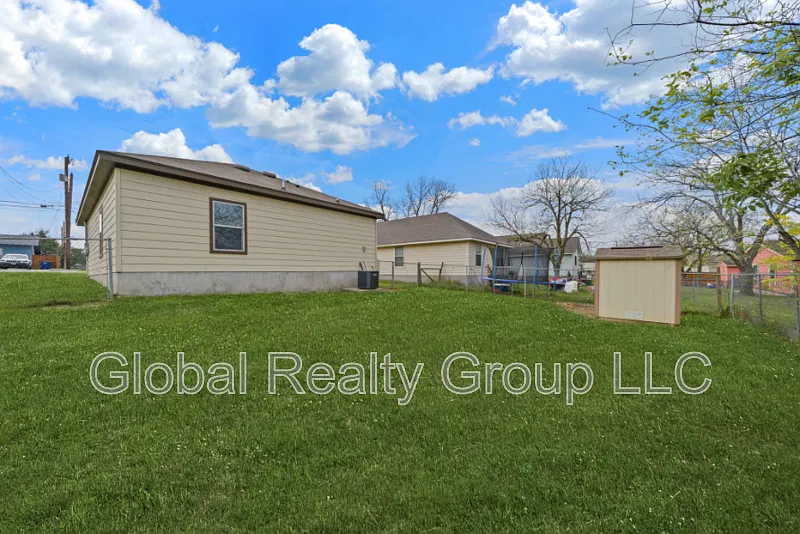 3 bed, 2.0 bath, 1200 sqft, $1,395 — Photo 4