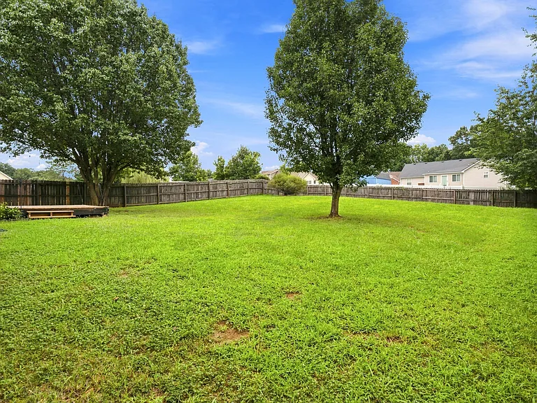 1524 Cedar Springs Cir — Photo 11