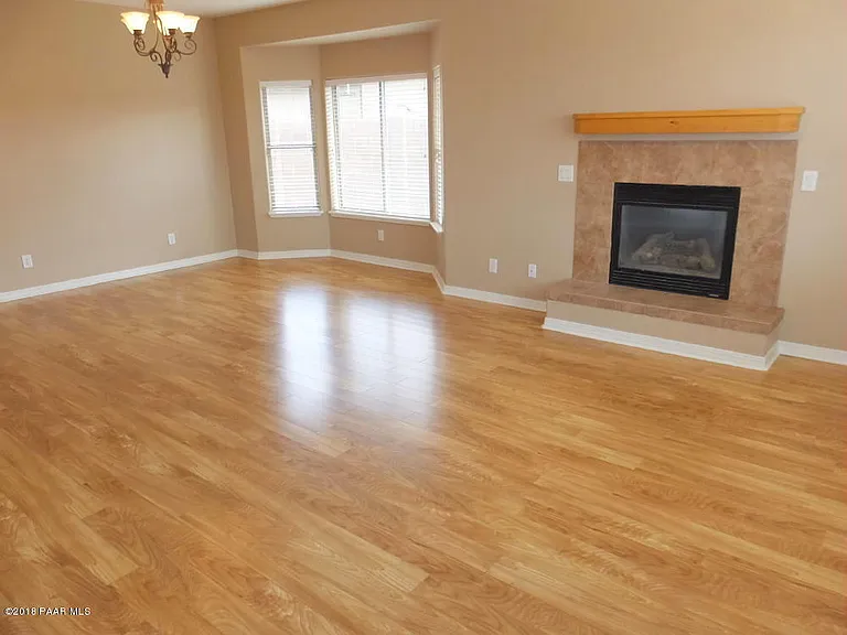 604 N Magdalena St — Photo 3