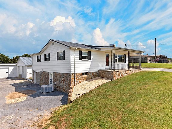 4th image of 215 White Sands Rd