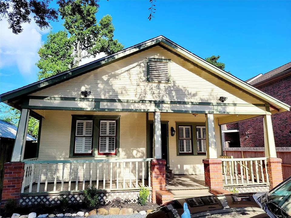 1329 Alexander St