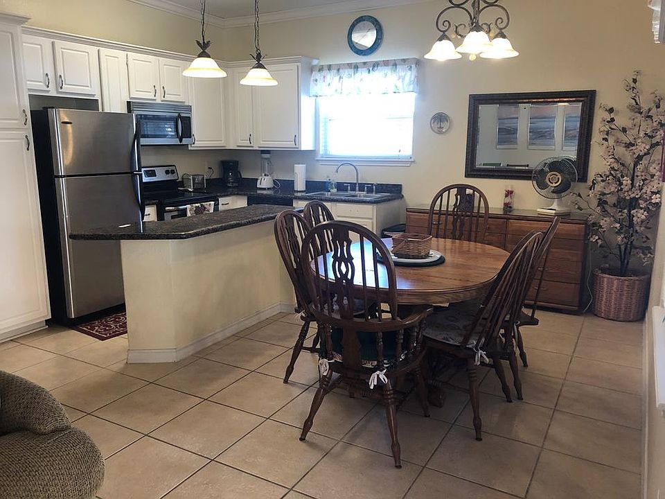 1st image of 105 E Pompano St #4