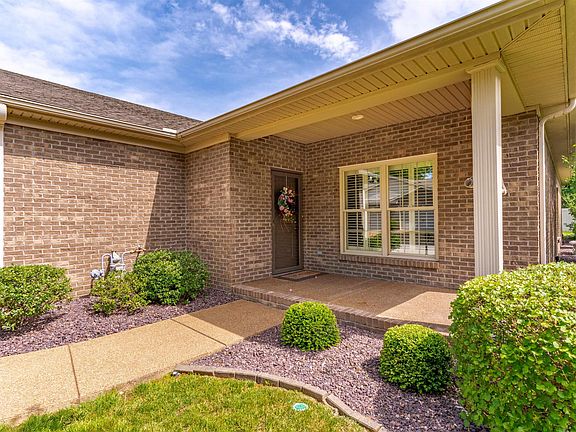 3rd image of 4827 Paddock Dr