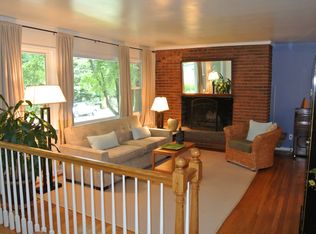 1128 Fairway Dr NE, Vienna, VA 22180