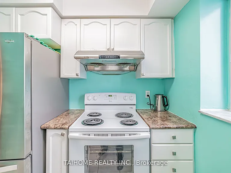 1 Pemberton Ave #702 — Photo 11
