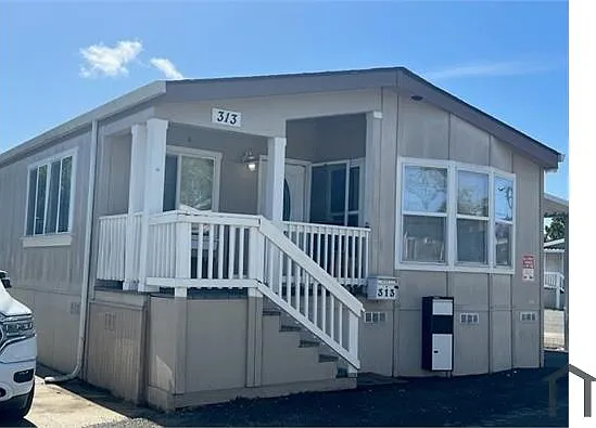 2 bed, 800 sqft, $1,800 — Photo 2