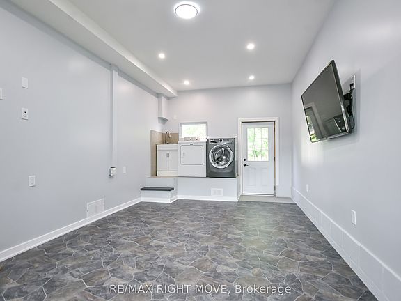 3rd image of 18 Bushey Ave