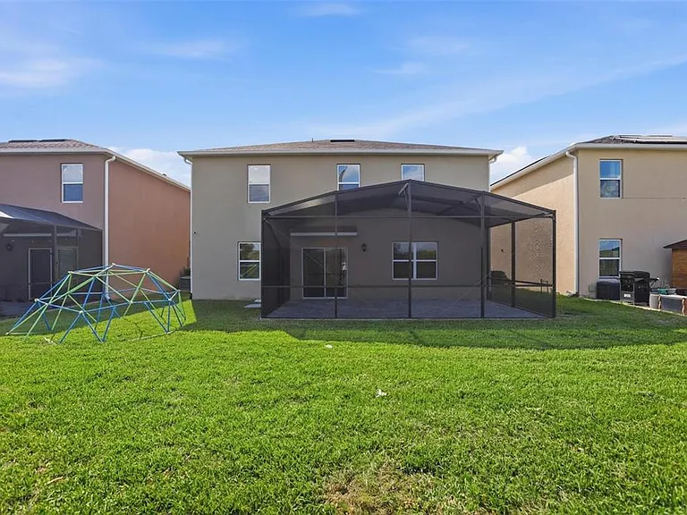 531 Lazio Cir — Photo 17