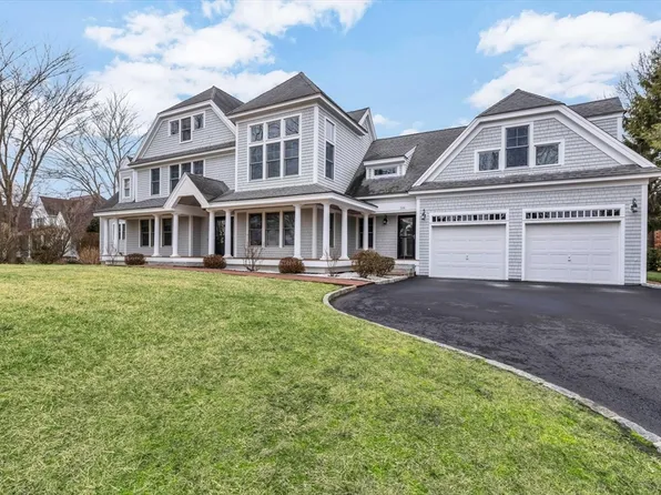 326 Willow Bend Dr, Mashpee, MA 02649