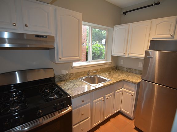 3rd image of 3011 Beacon Ave S #7D