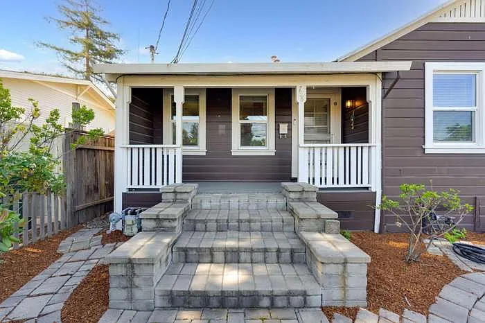 798 Hudson St — Photo 2