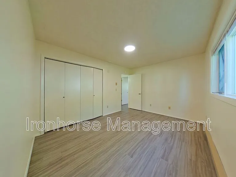 811 W Villard St #56 — Photo 11