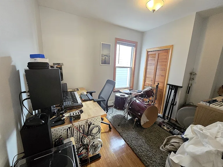 28 Bardwell St #1 — Photo 21