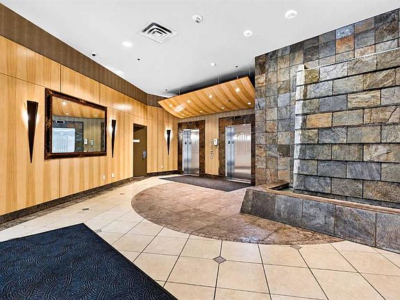 4th image of 836 15th Ave SW #507