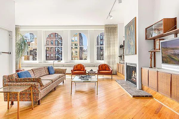 1st image of 35 E 12th St APT 8C