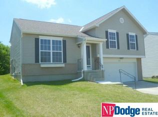11209 Girard St, Omaha, NE 68142