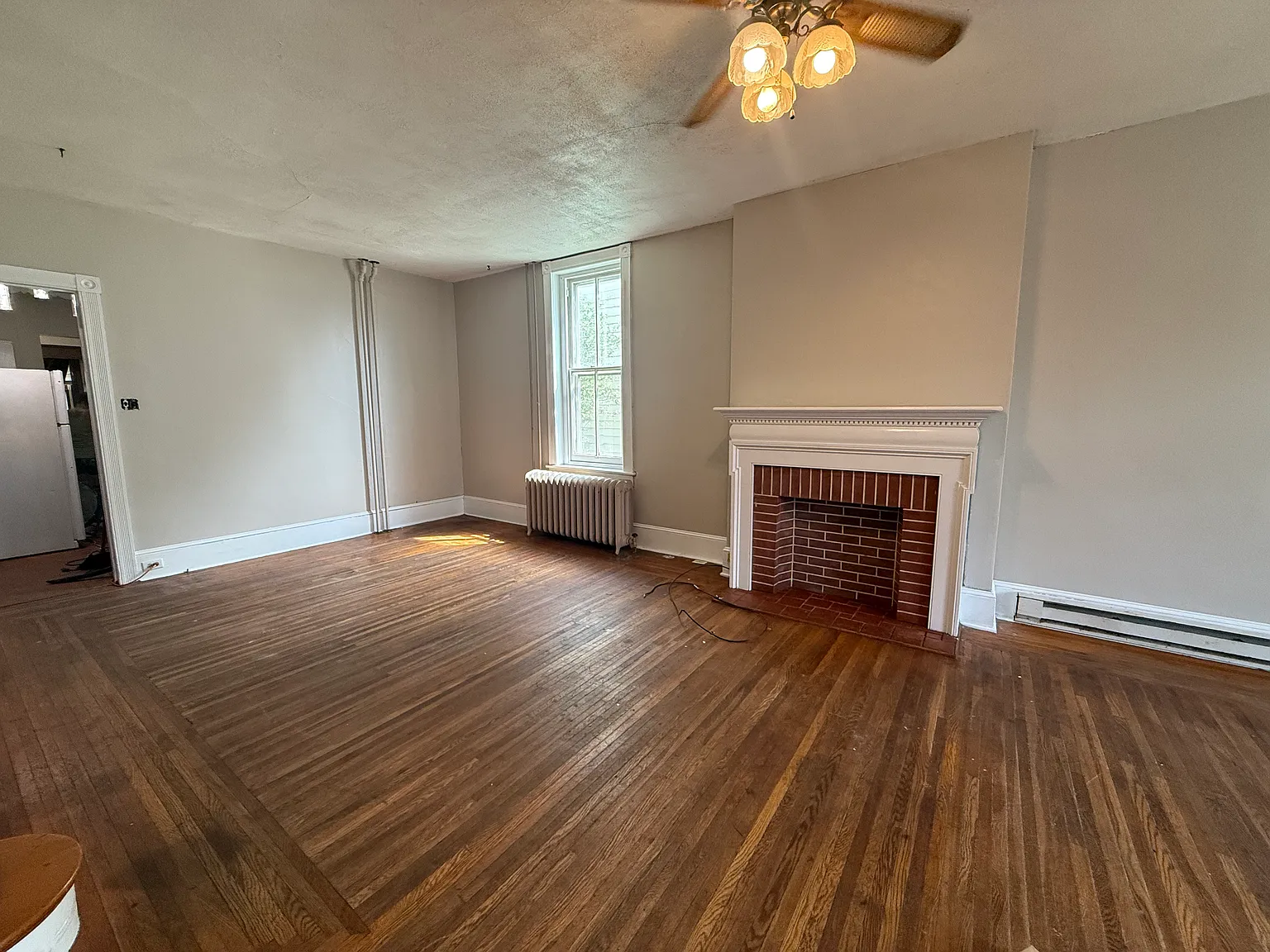 218 Fairview St — Photo 3