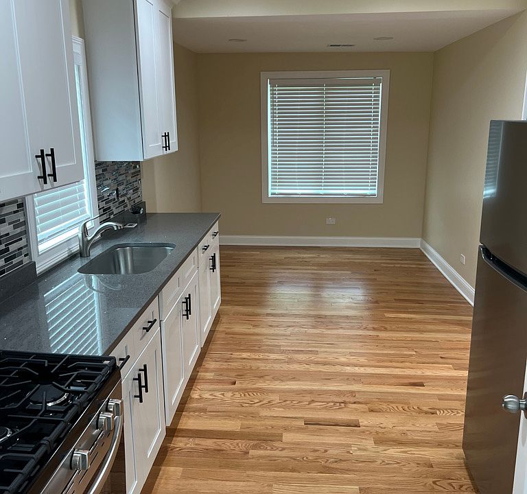 2nd image of 2100 Emerson St Floor 1