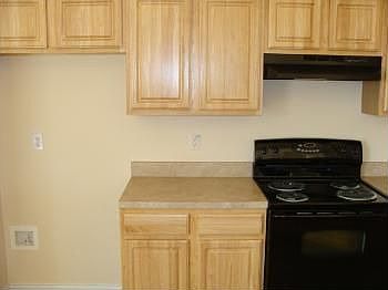 5th image of 93 N Highland Dr