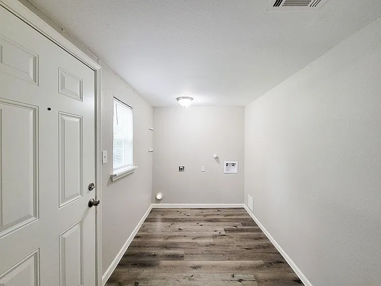 5606 Willow Glen Dr — Photo 19