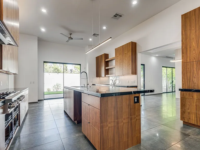 628 Edgebrook Dr — Photo 13