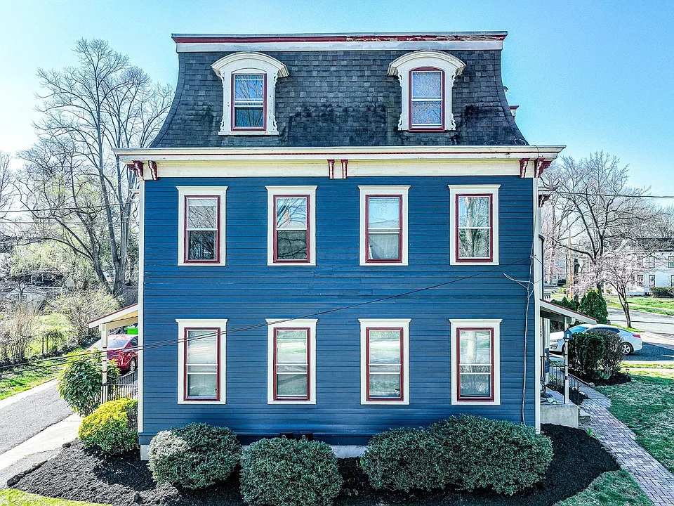 102 E Park Ave #B