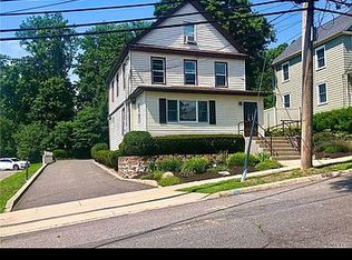 51 Elm St, Huntington, NY 11743