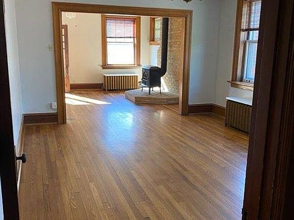 3rd image of 1120 Moorlands Dr