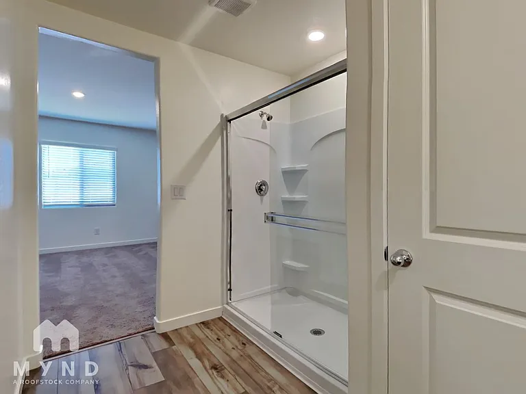 1090 W West Virginia Ave — Photo 12