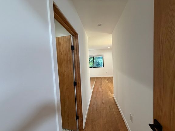 4th image of 1833 Benecia Ave #1833