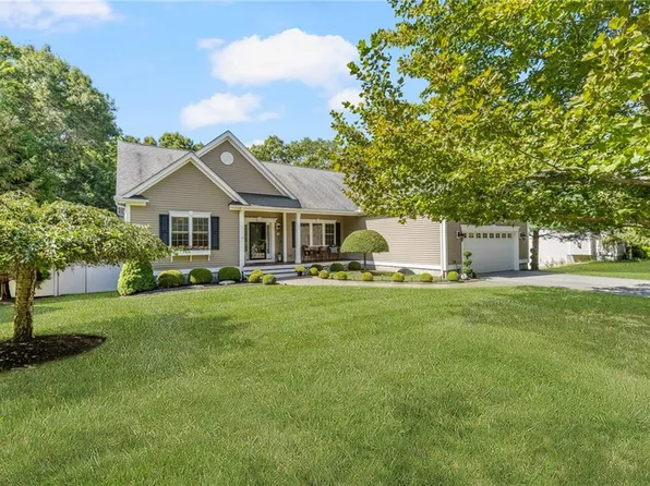 26 Timber Trl, Coventry, RI 02816