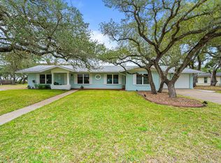 1905 Glass Ave, Rockport, TX 78382