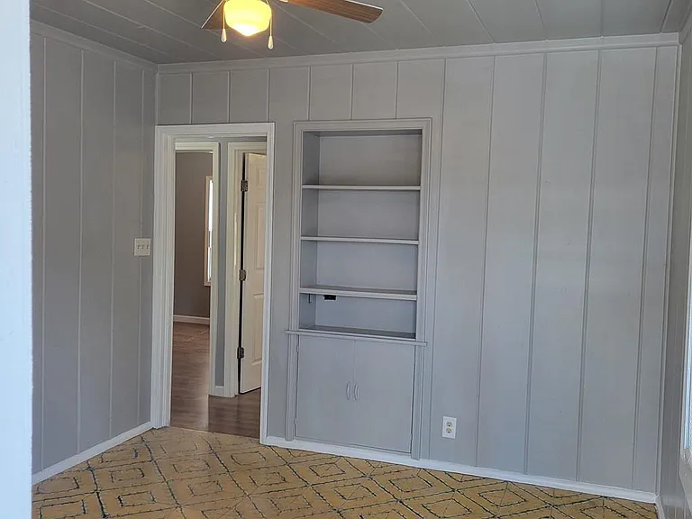 634 E 6th St #2 — Photo 2