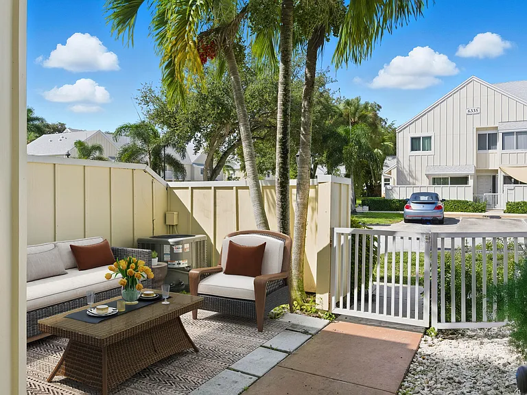 6375 Riverwalk Ln #4 — Photo 5