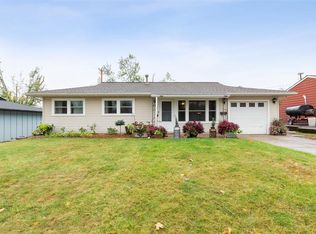 276 Boice Rd NW, Cedar Rapids, IA 52405